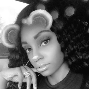 Meet your Posher, Lashana